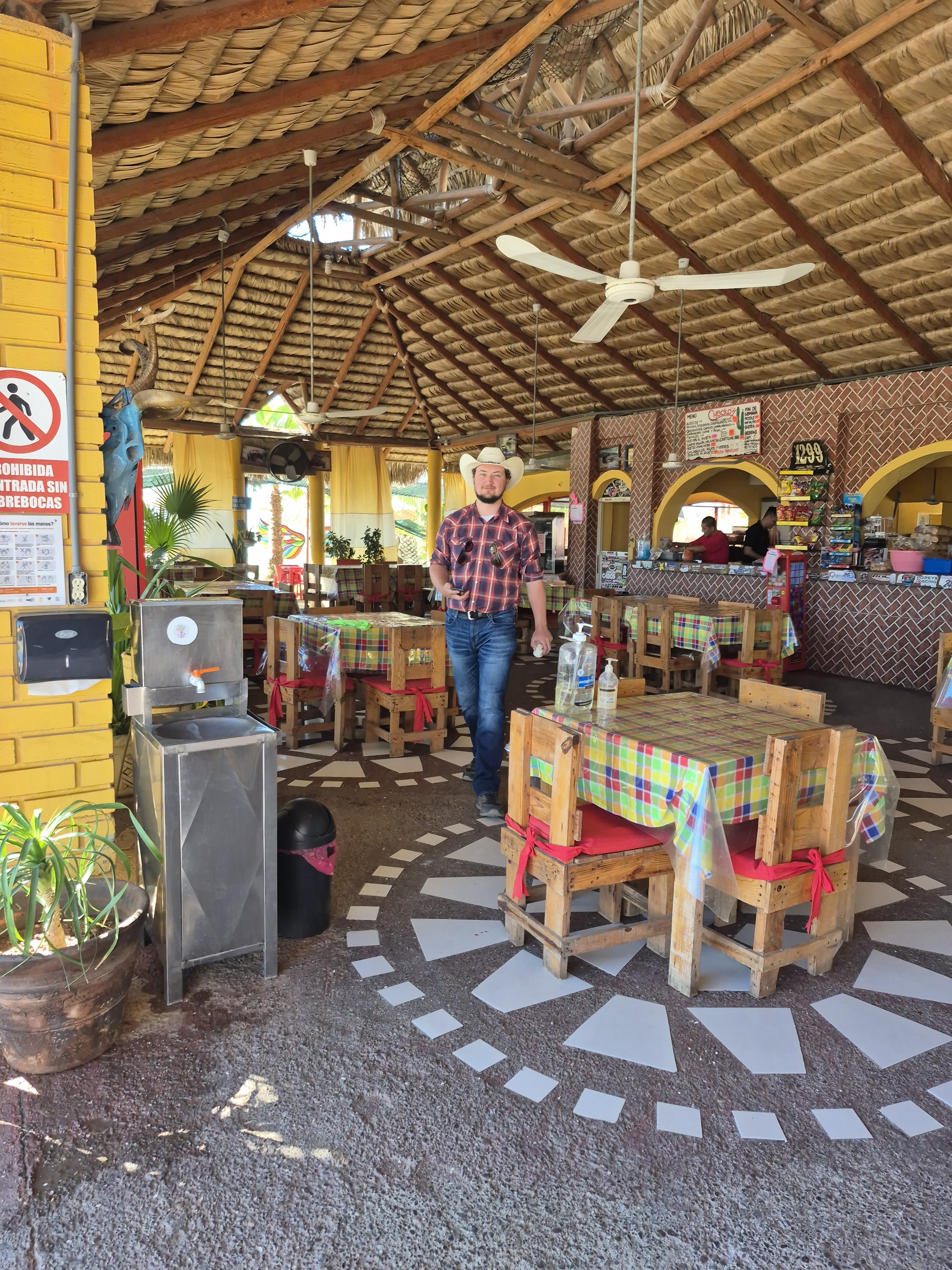 Checko’s Restaurante image 3