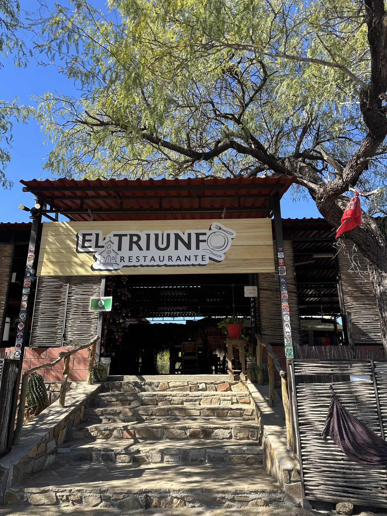 El Triunfo Restaurante image 1