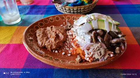 El Triunfo Restaurante image 3