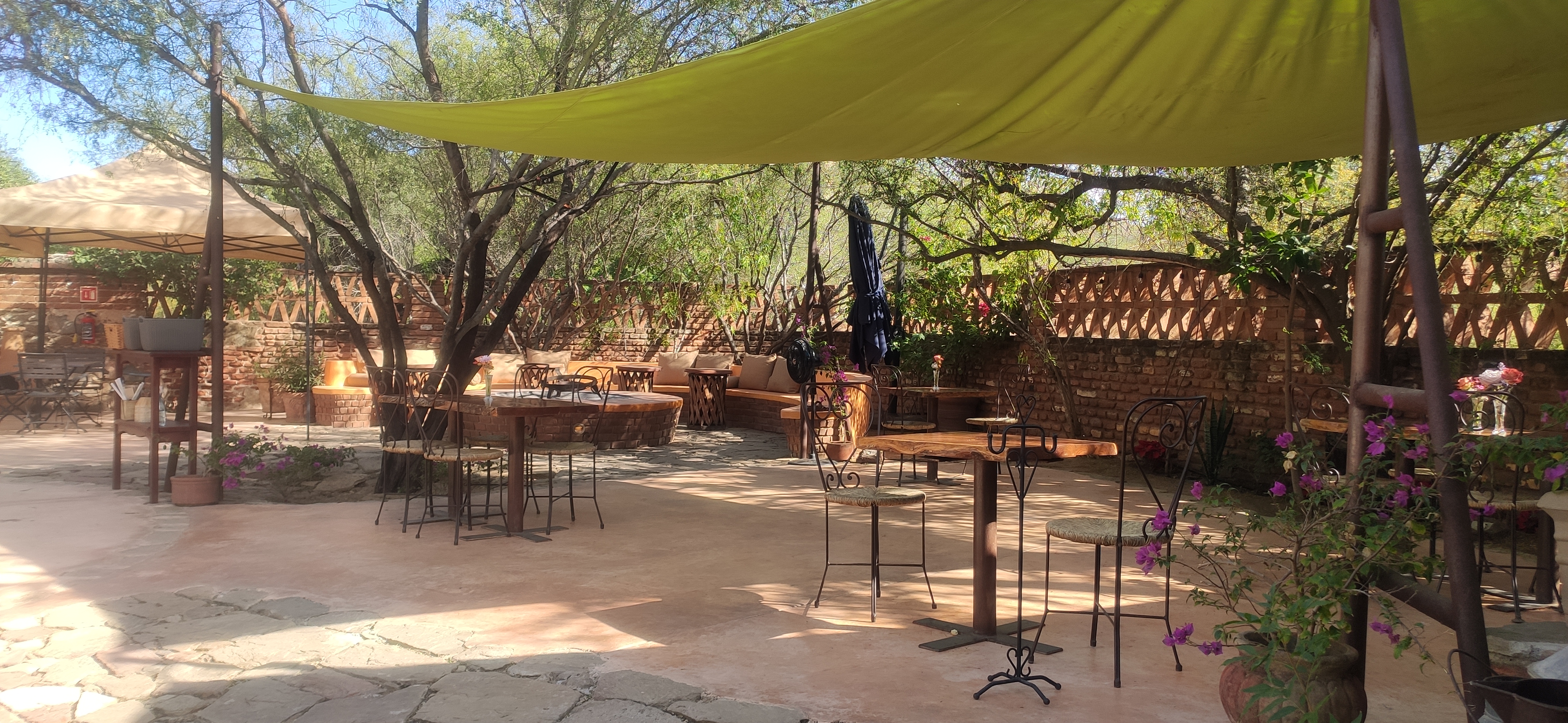 El Minero de El Triunfo restaurante bar image 1