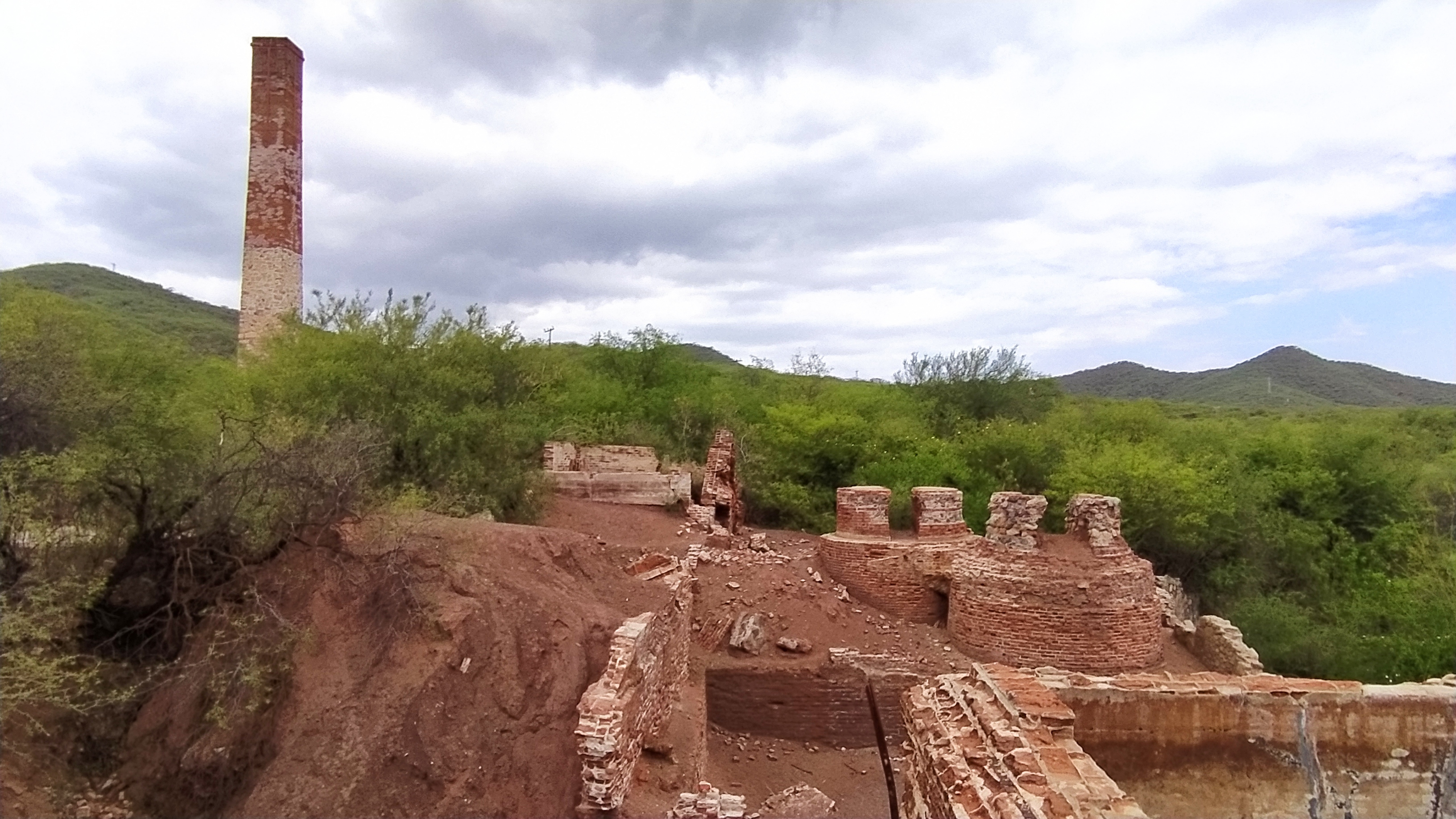 El Minero de El Triunfo restaurante bar image 7