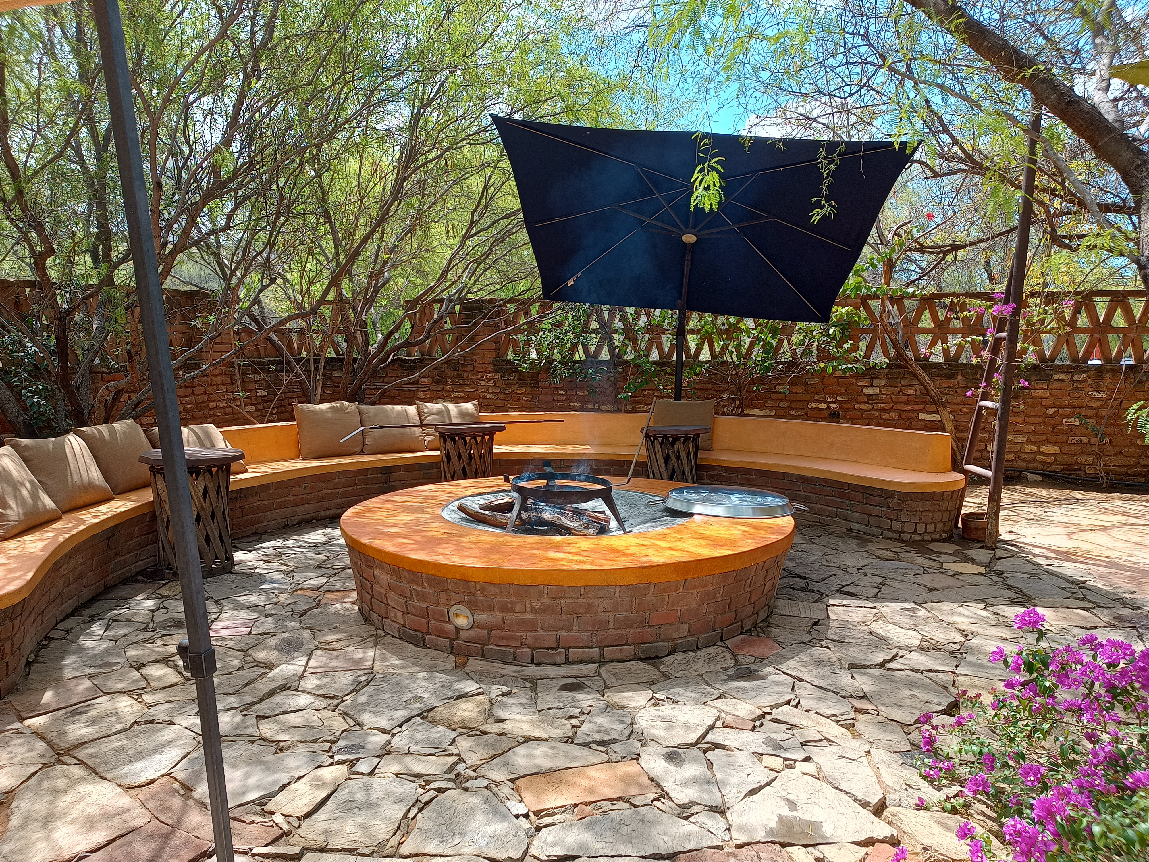 El Minero de El Triunfo restaurante bar image 8