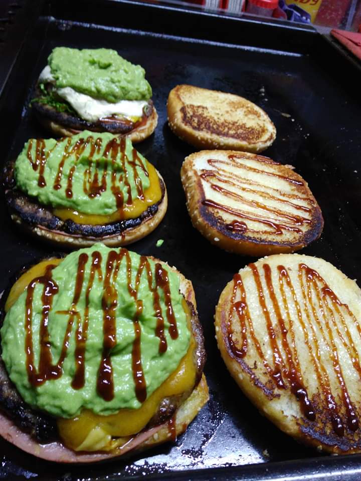 Hotdogs y hamburguesas santi's image 1