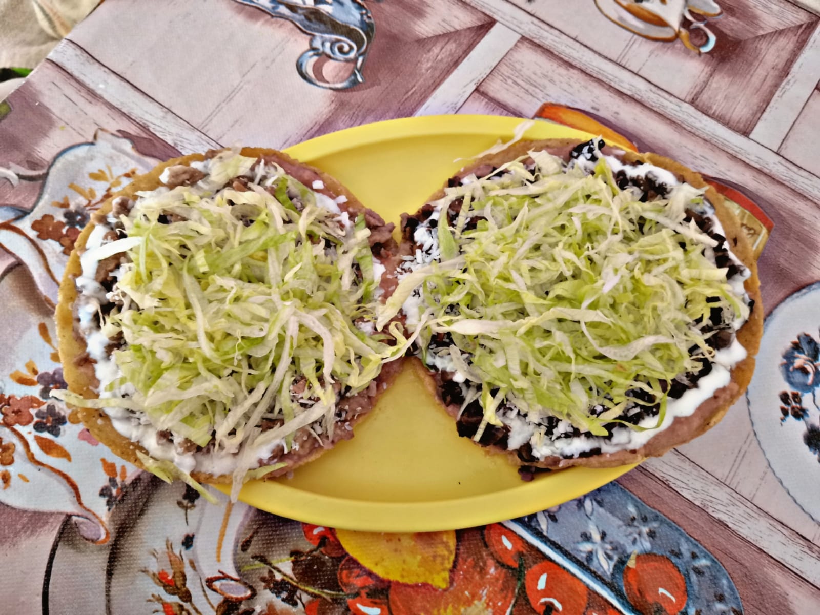 Pozole, gorditas, quedadillas, sopes, pambazos, tostadas, enchiladas verdes y tacos dorados de pollo San Miguel image 4