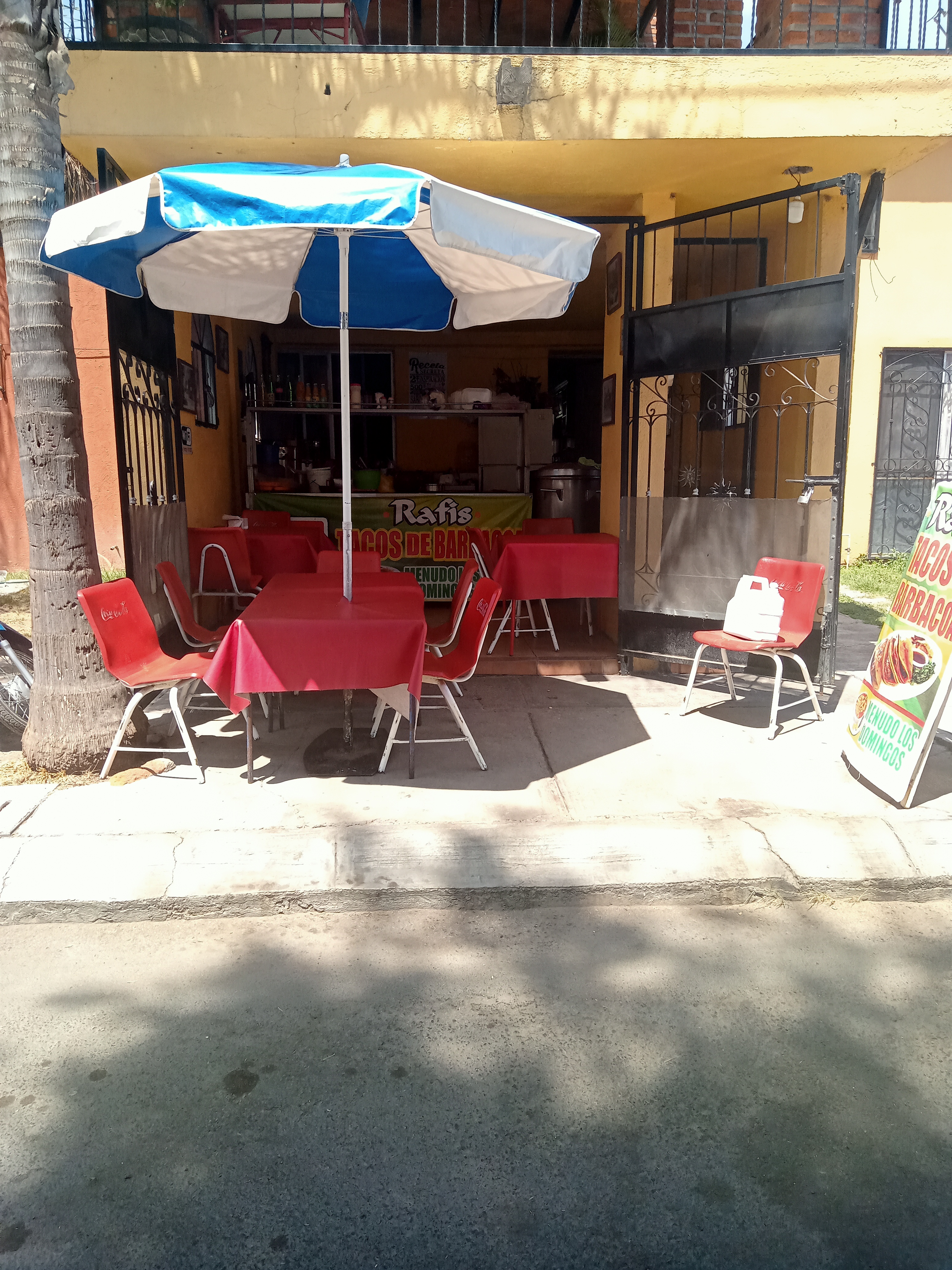 Tacos de barbacoa y menudo doña Rafis image 1