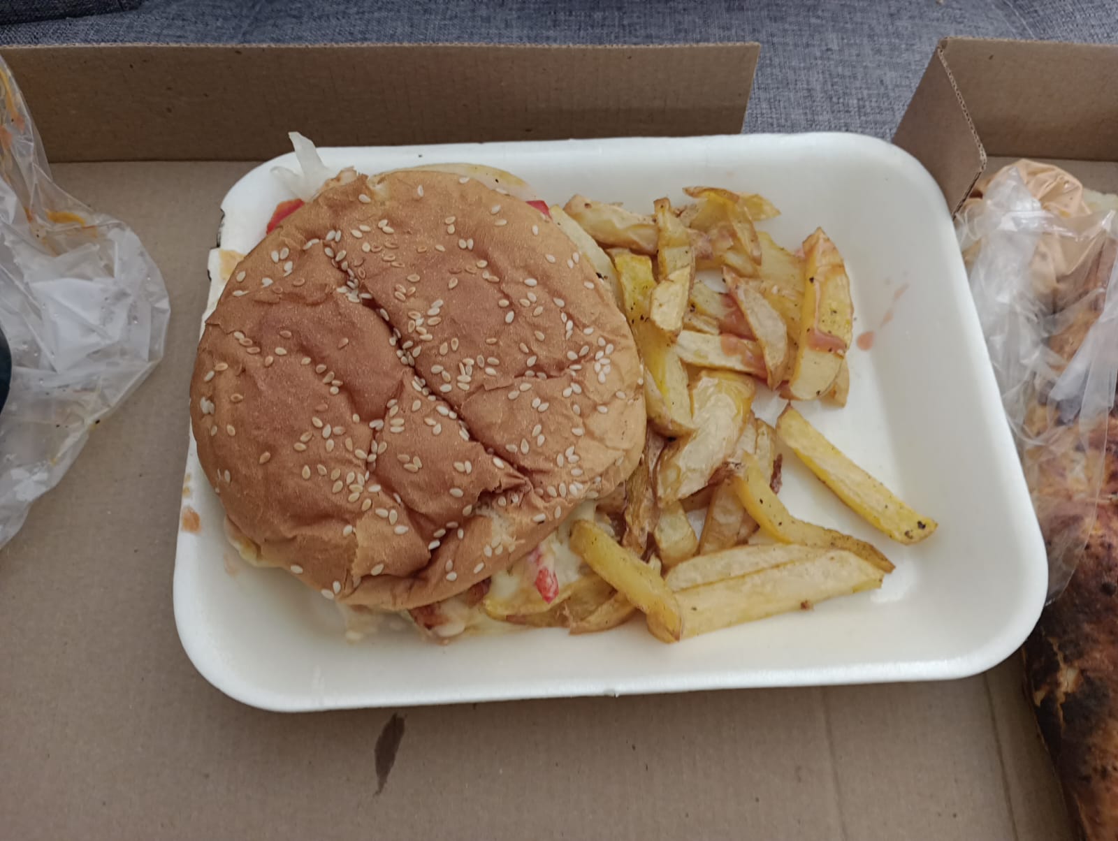 Maya Grill (Hamburguesas al carbón) image 5