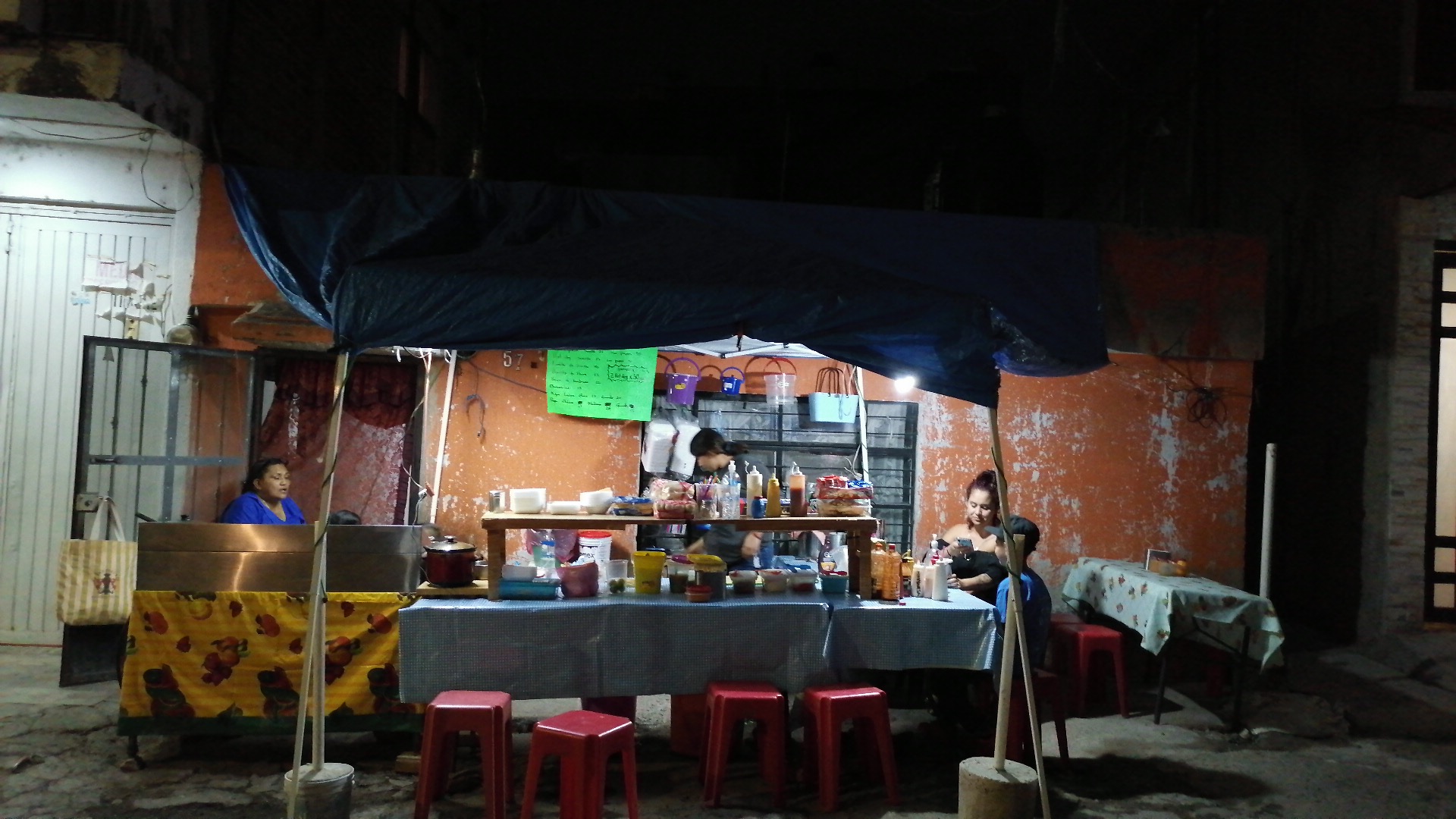 Antojitos La Pimpin image 1