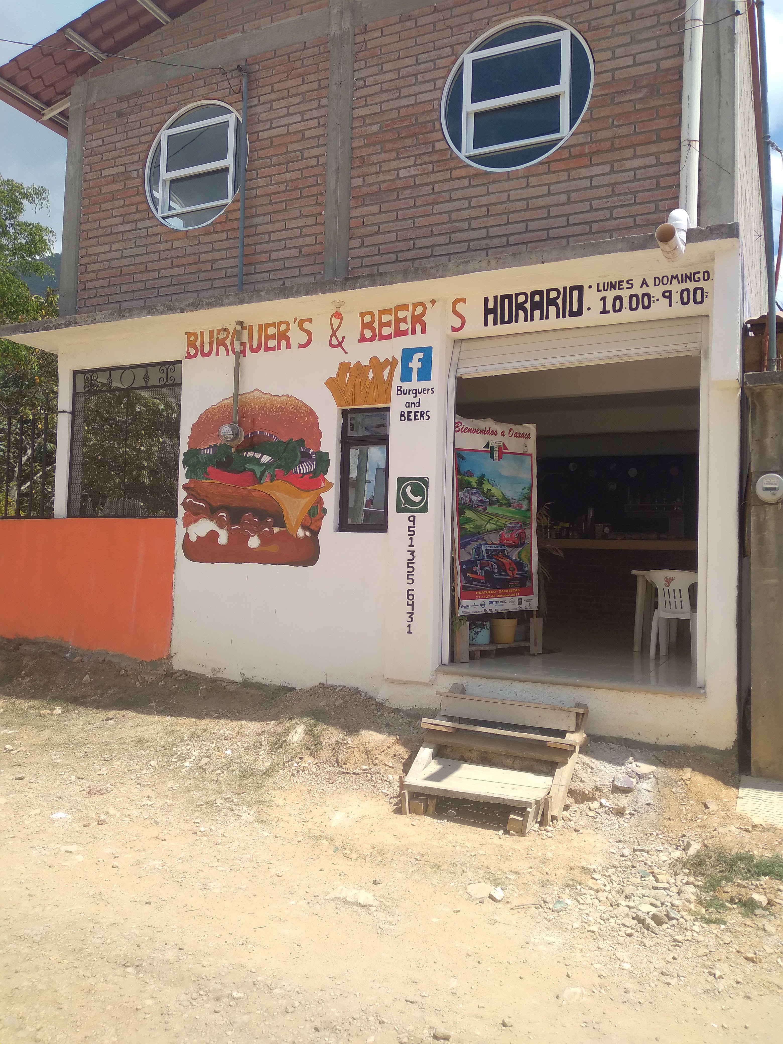 Burguers AND BEER image 1