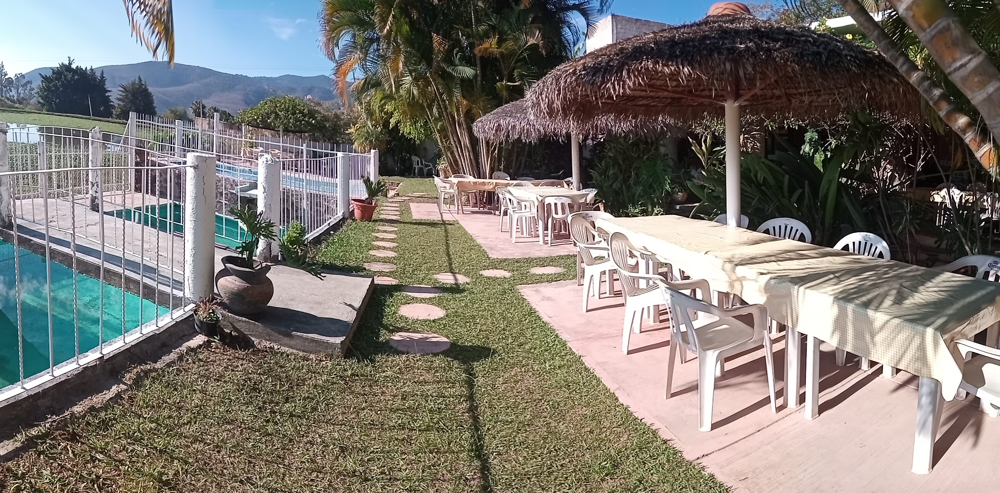 Restaurant, Canta Ranas. image 1