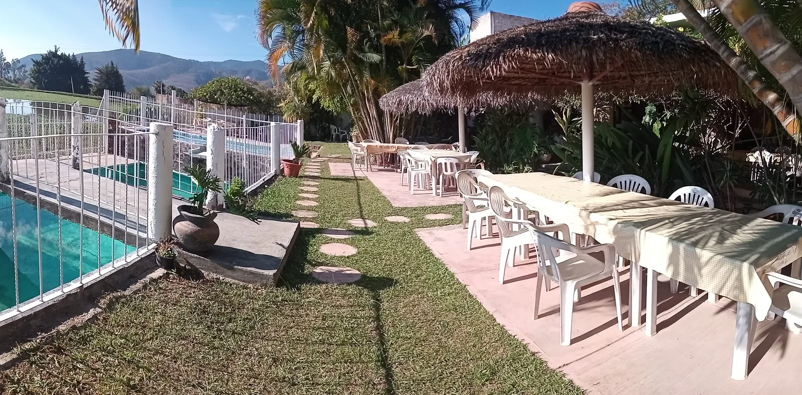 Restaurant, Canta Ranas. image 1