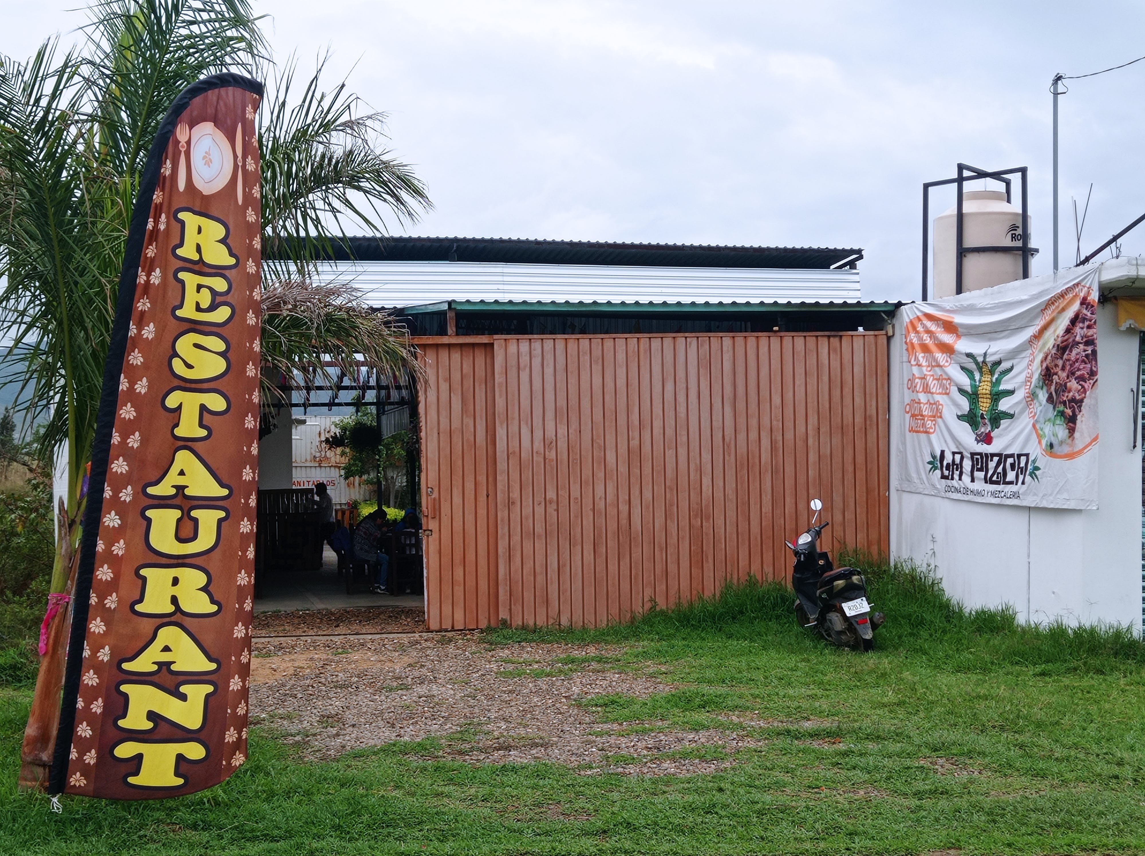 La Pizca cocina de humo y mezcaleria image 1