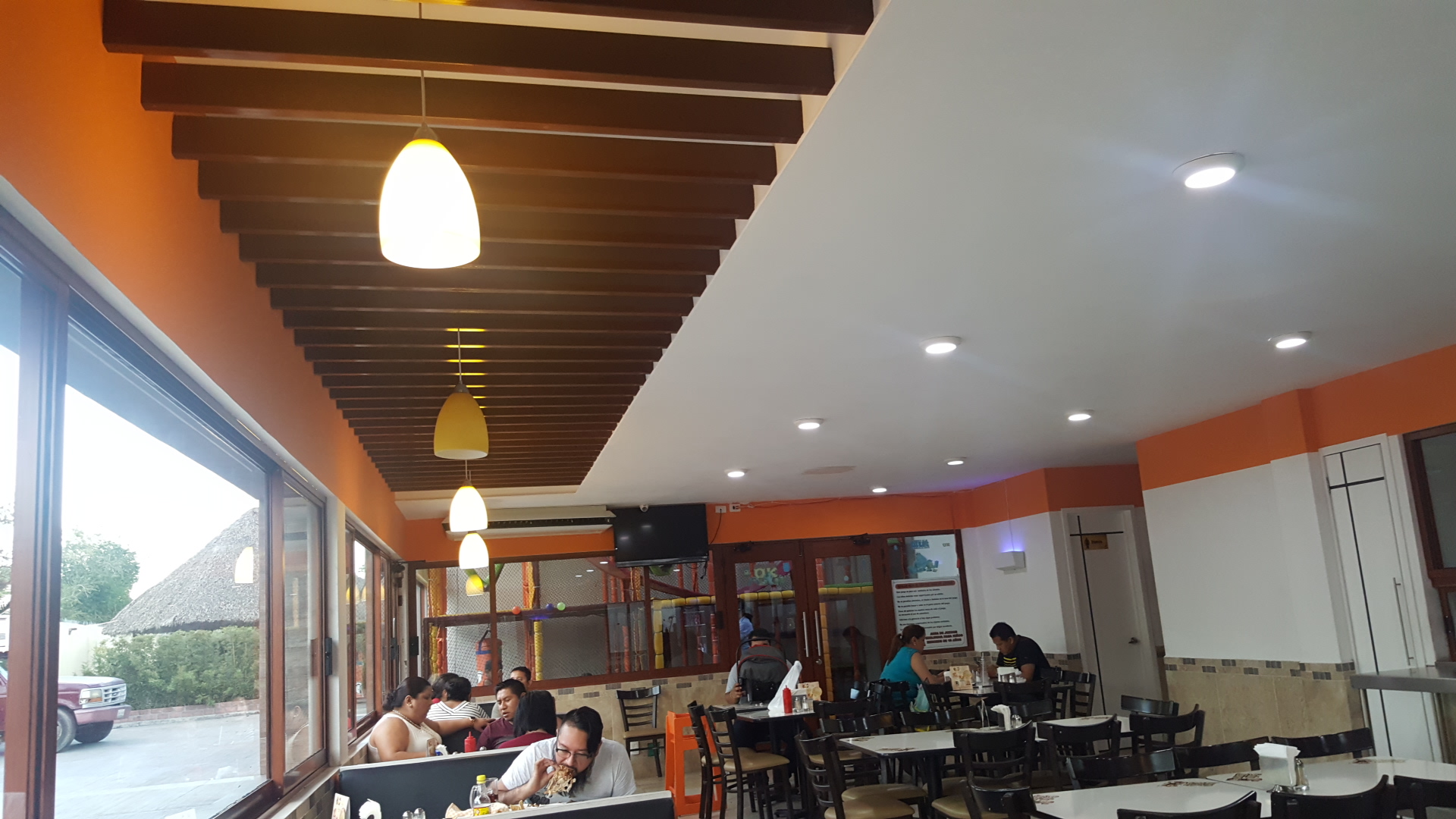 Pollo Leñero image 1