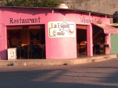 La esquina de emilio image 1