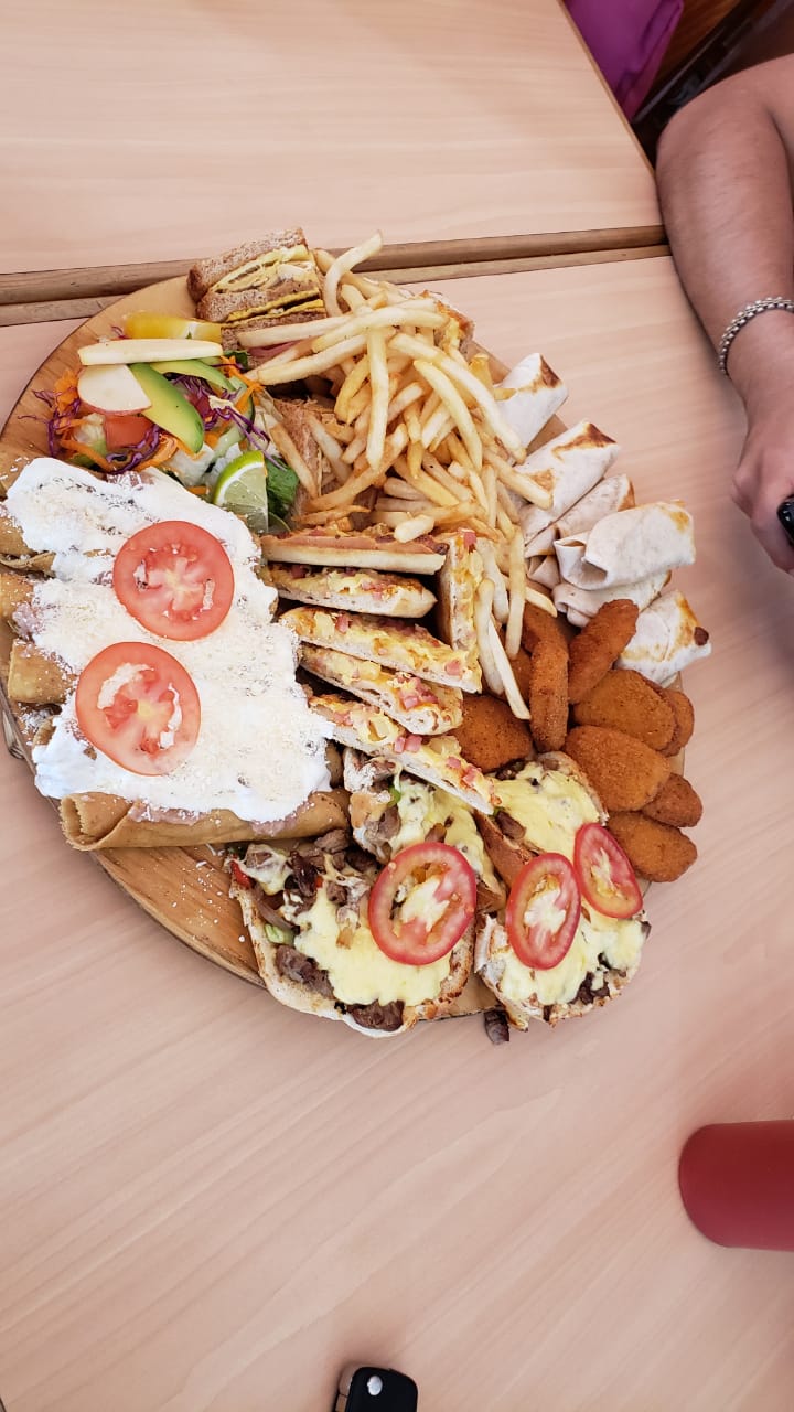 The Pizza Burguer image 5