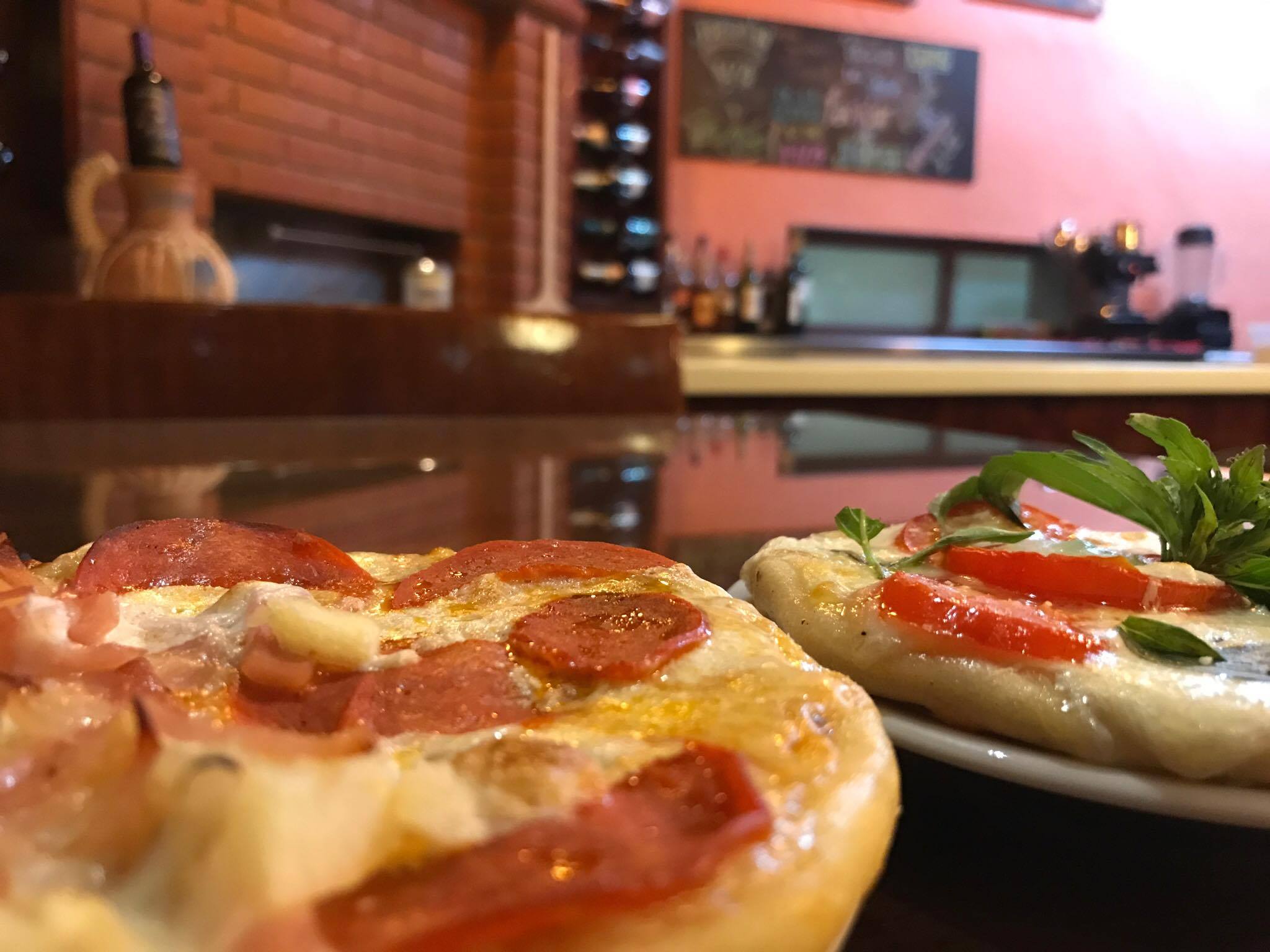 Juannas Pizza Ristorante Bar image 9