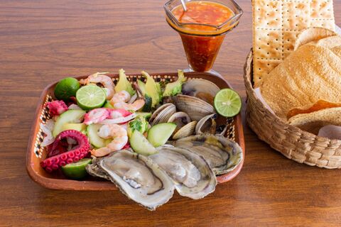 Mariscos el chavo las torres image 3