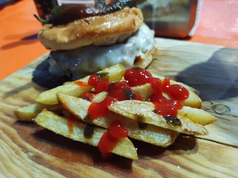 3 Lobos Burger Point image 3