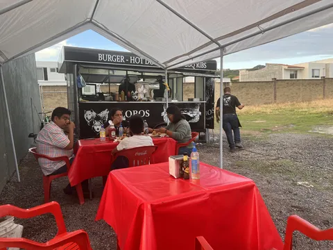 3 Lobos Burger Point image 6