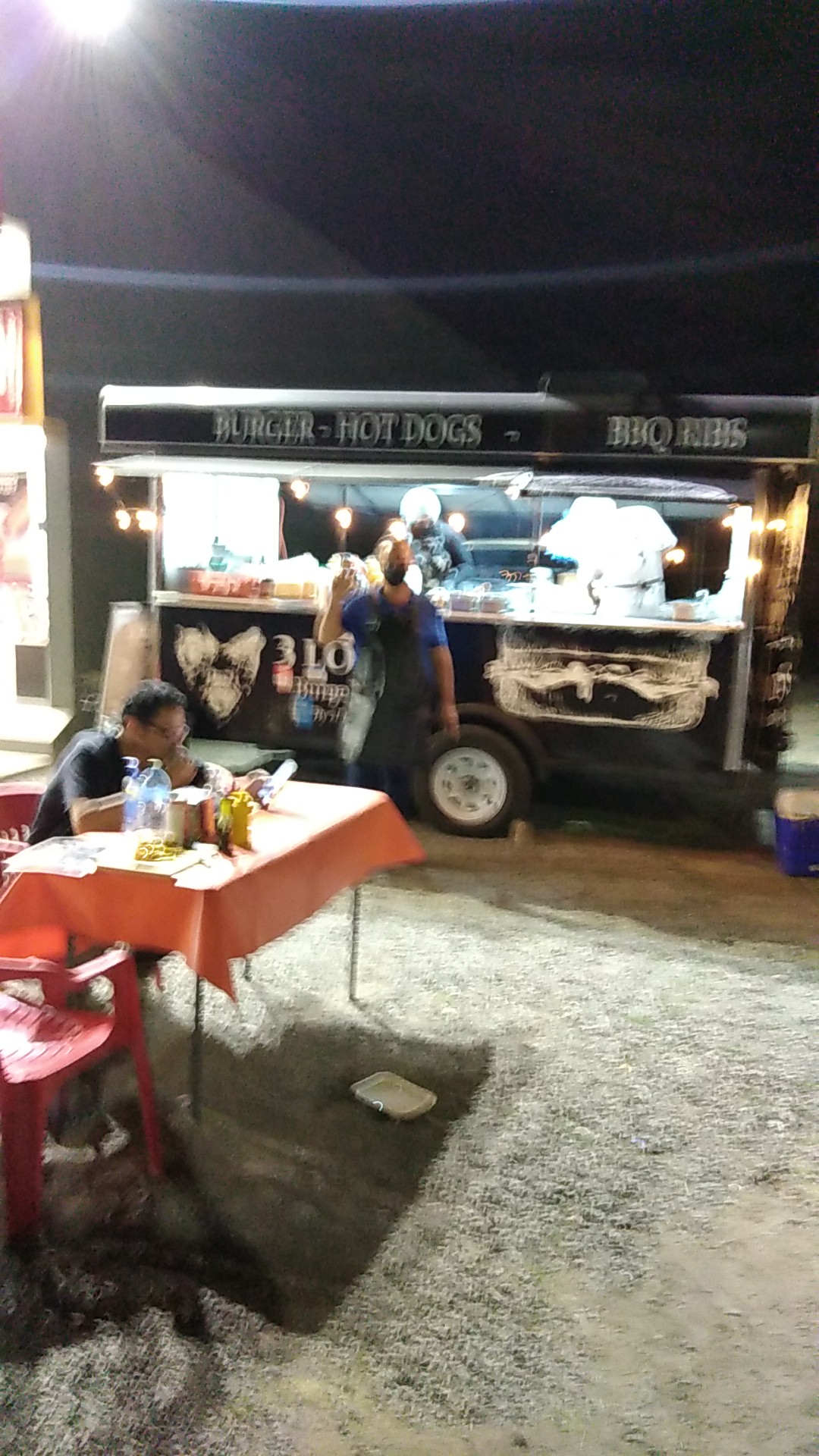 3 Lobos Burger Point image 7