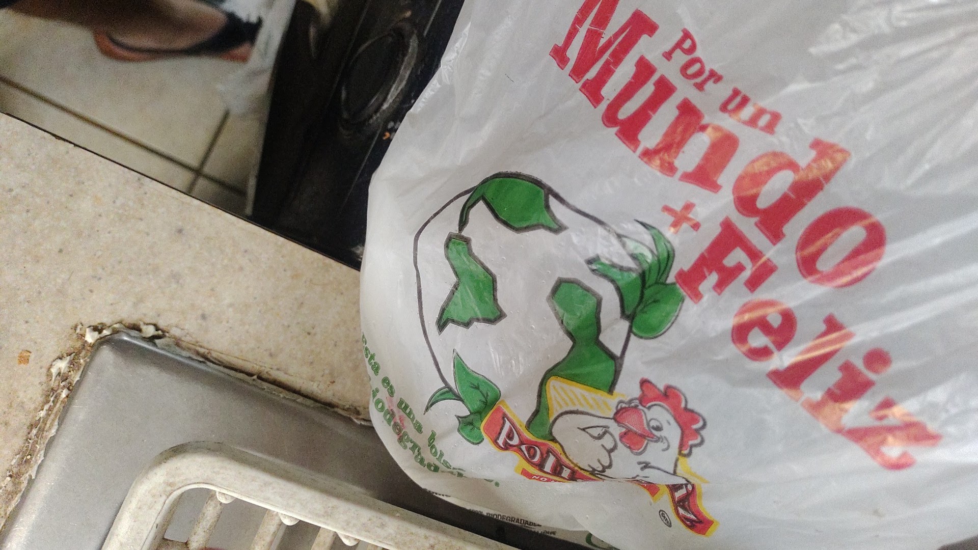 Pollo Feliz Express, Suc. El Carmen image 4