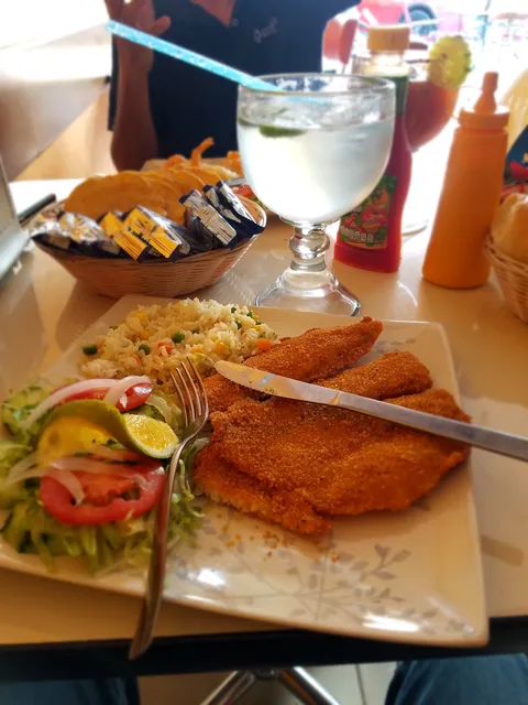 Mariscos Hugos image 8