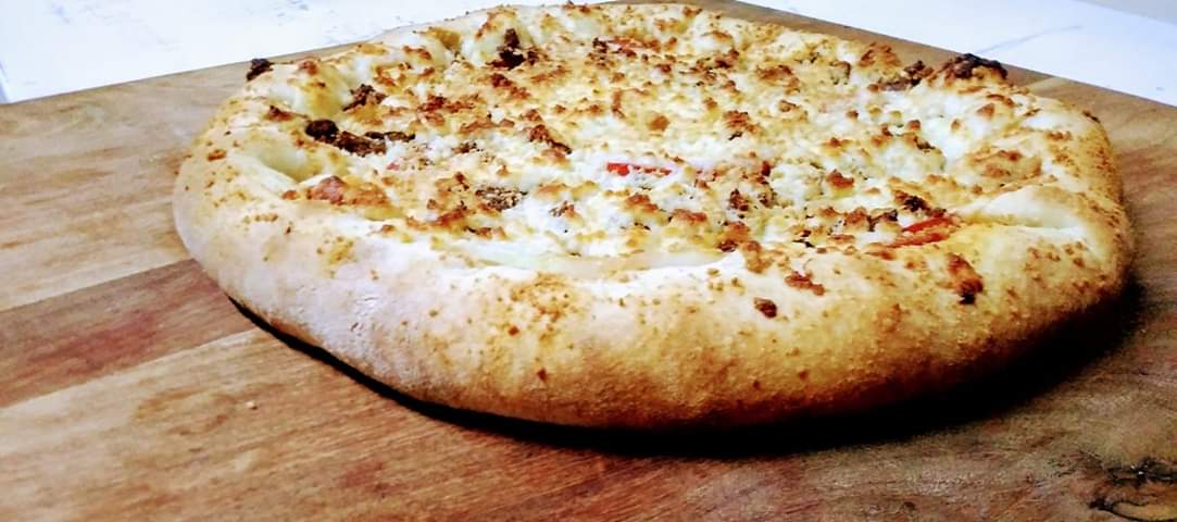 Bugattis Pizza image 4