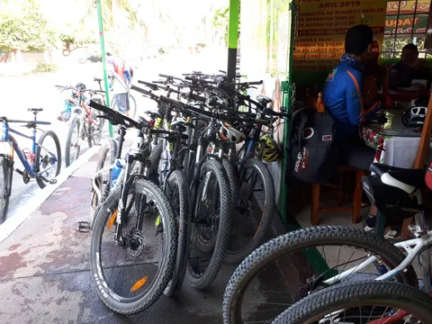 Las Gemelas Taqueria image 1