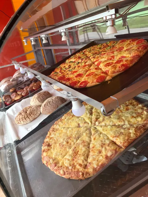 Pizzería blanquita image 4