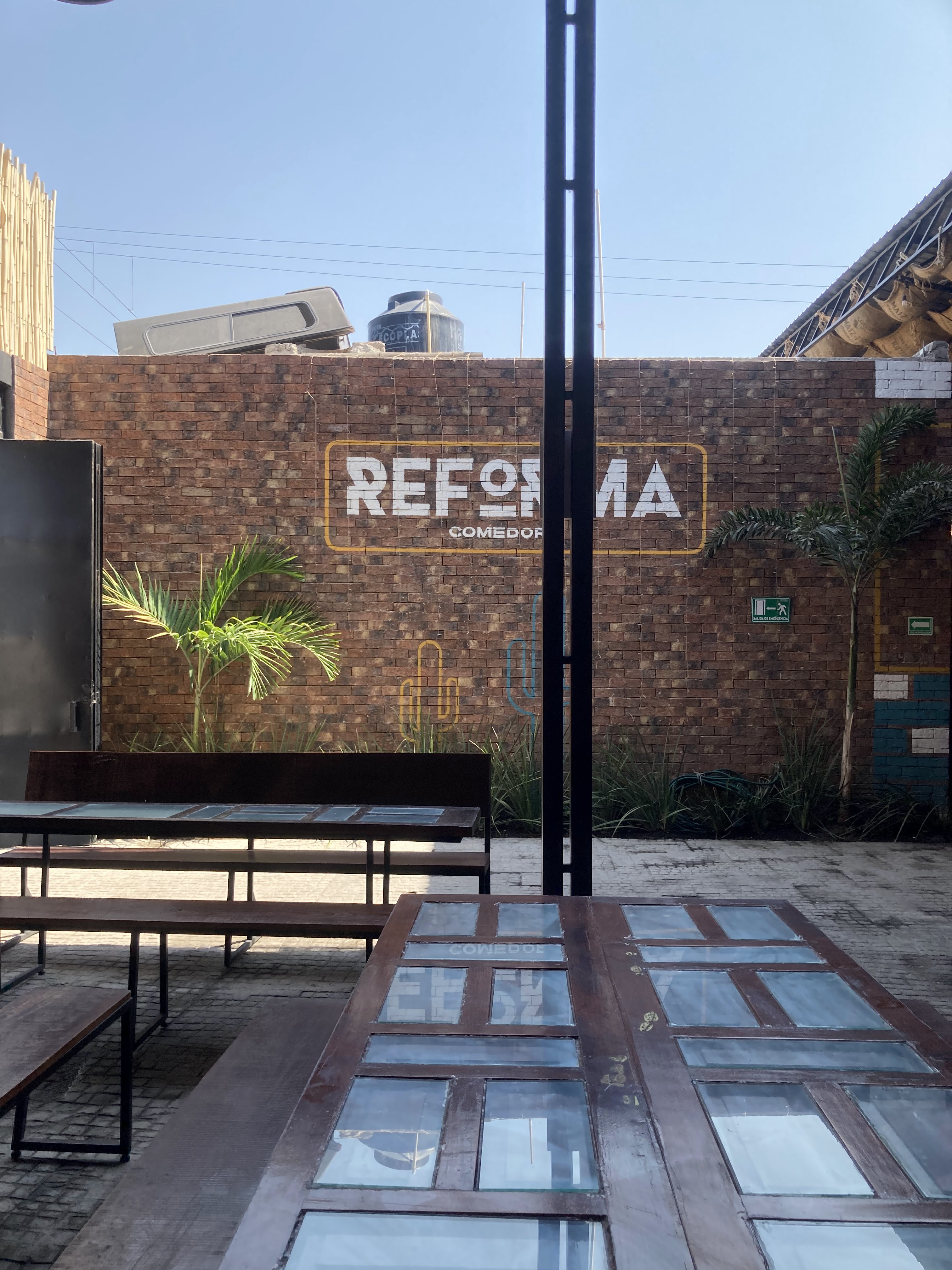 Reforma Comedor image 3