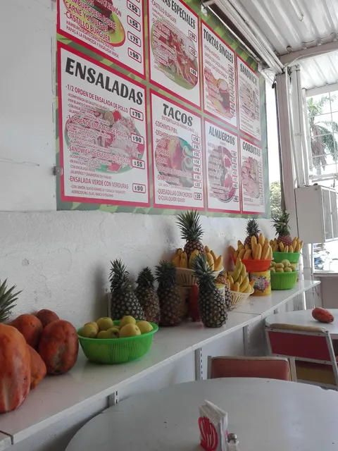 "JUGOS CASTILLO" image 2