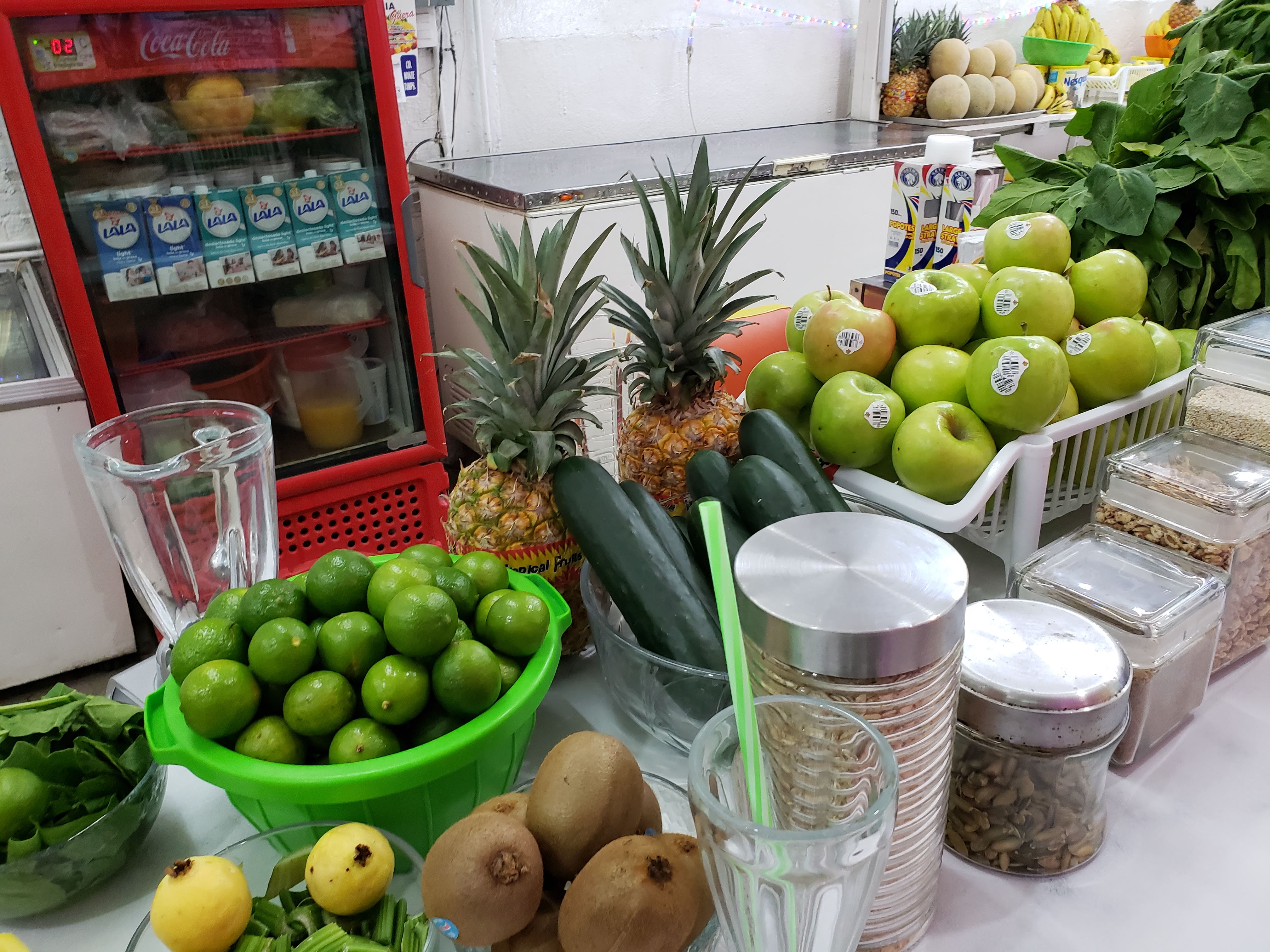 "JUGOS CASTILLO" image 4