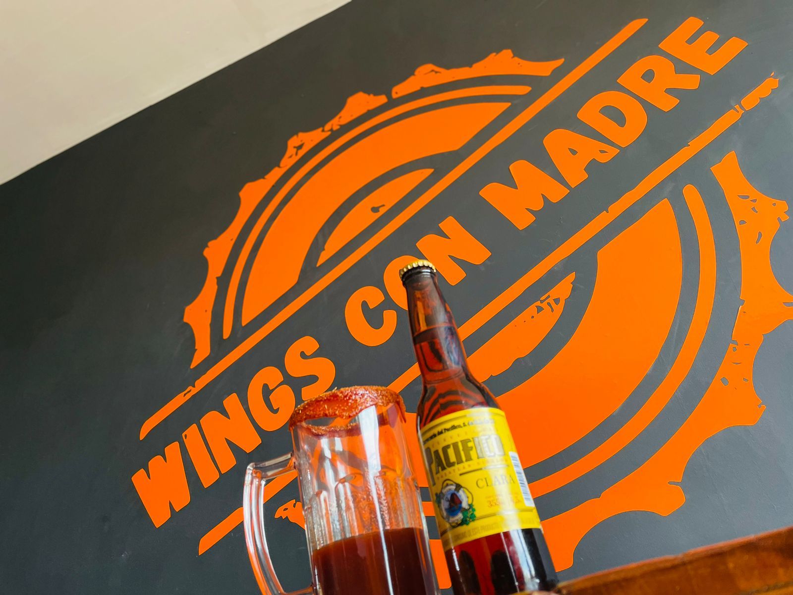 Wings con madre image 5