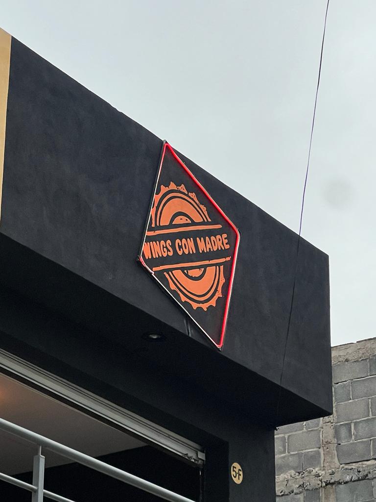 Wings con madre image 6