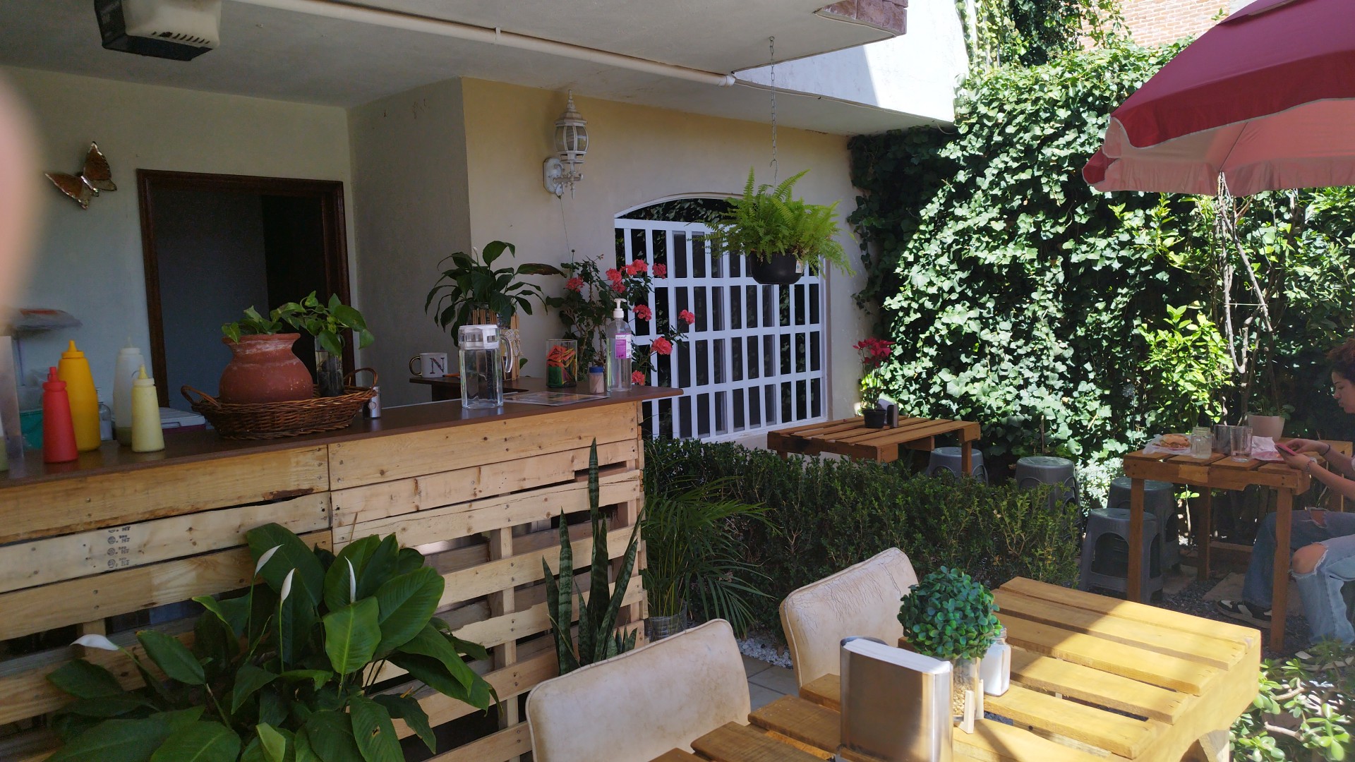 Tacos Los Capitales image 2