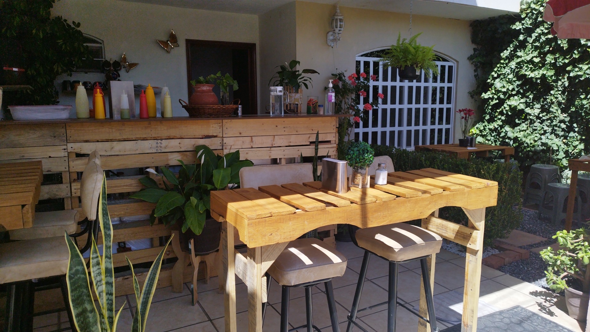 Tacos Los Capitales image 4