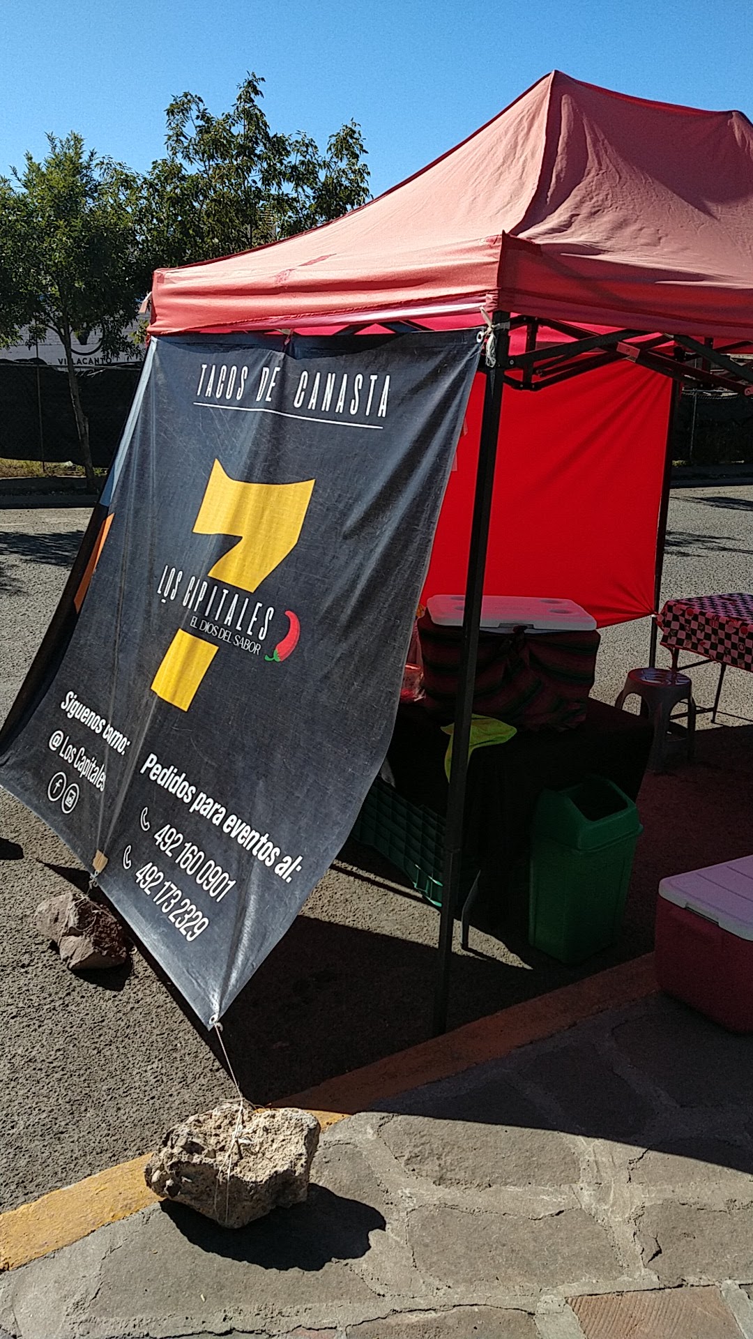 Tacos Los Capitales image 5