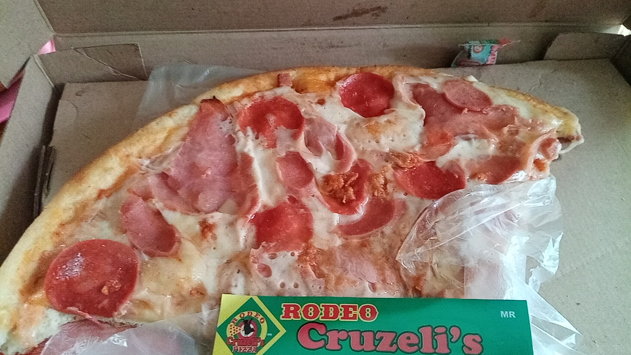 Rodeo Cruzeli's Pizza image 3