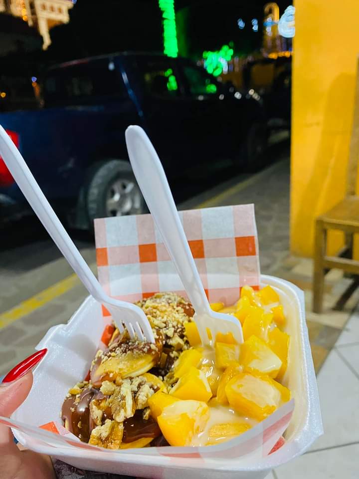 Fuente de sodas Los Nogales (jardín principal) image 8