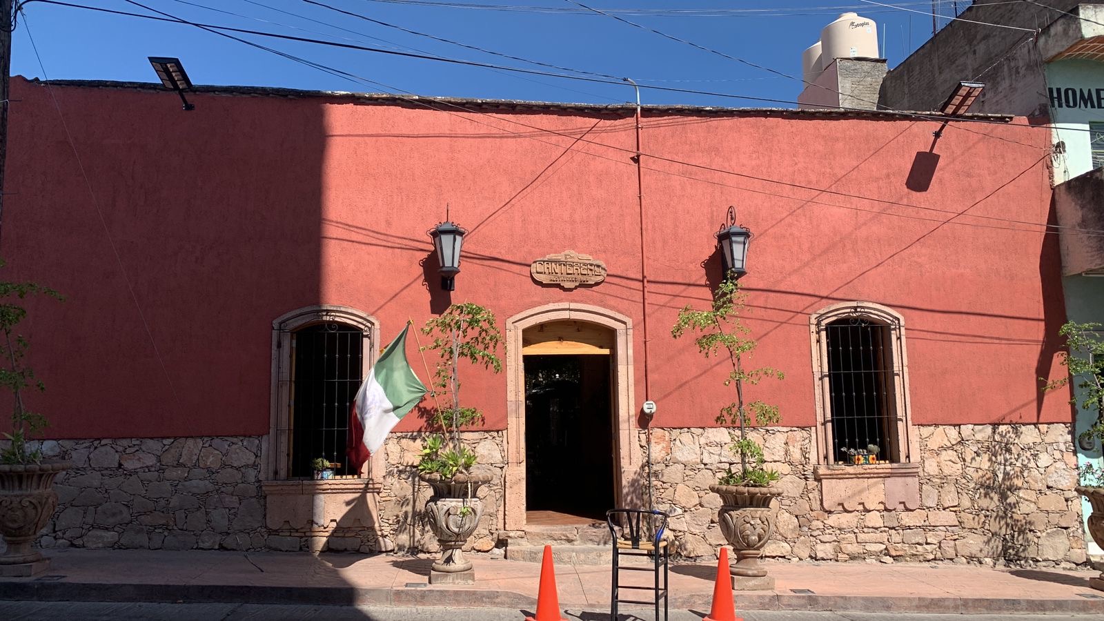 El Canterero image 3