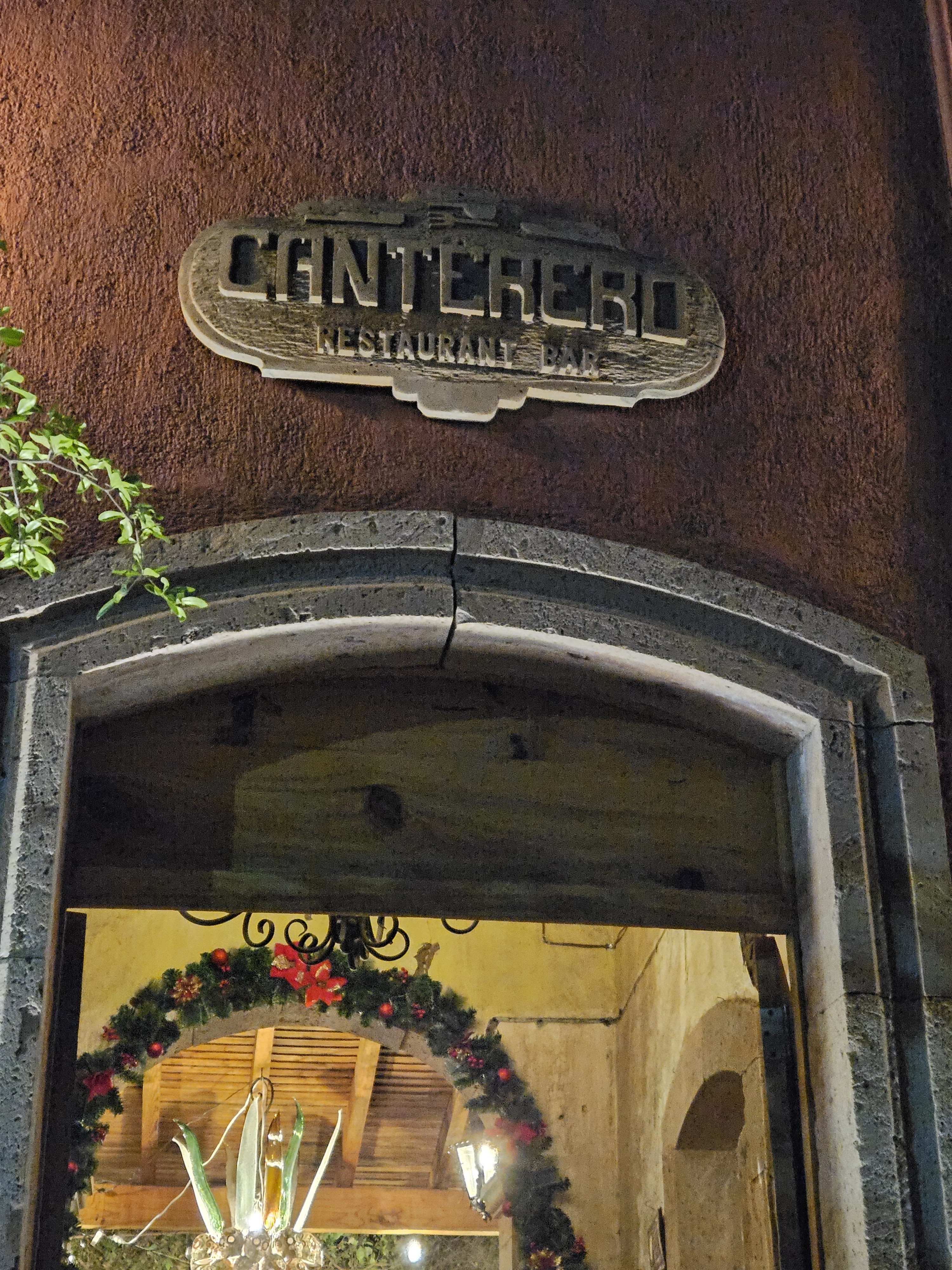 El Canterero image 5