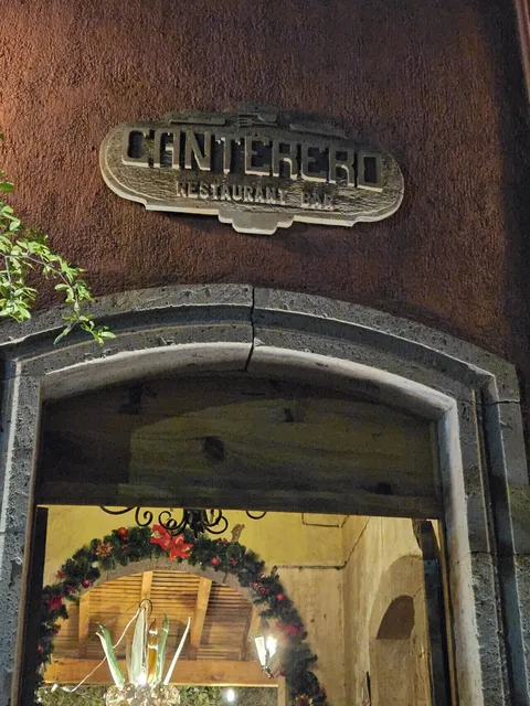 El Canterero image 5