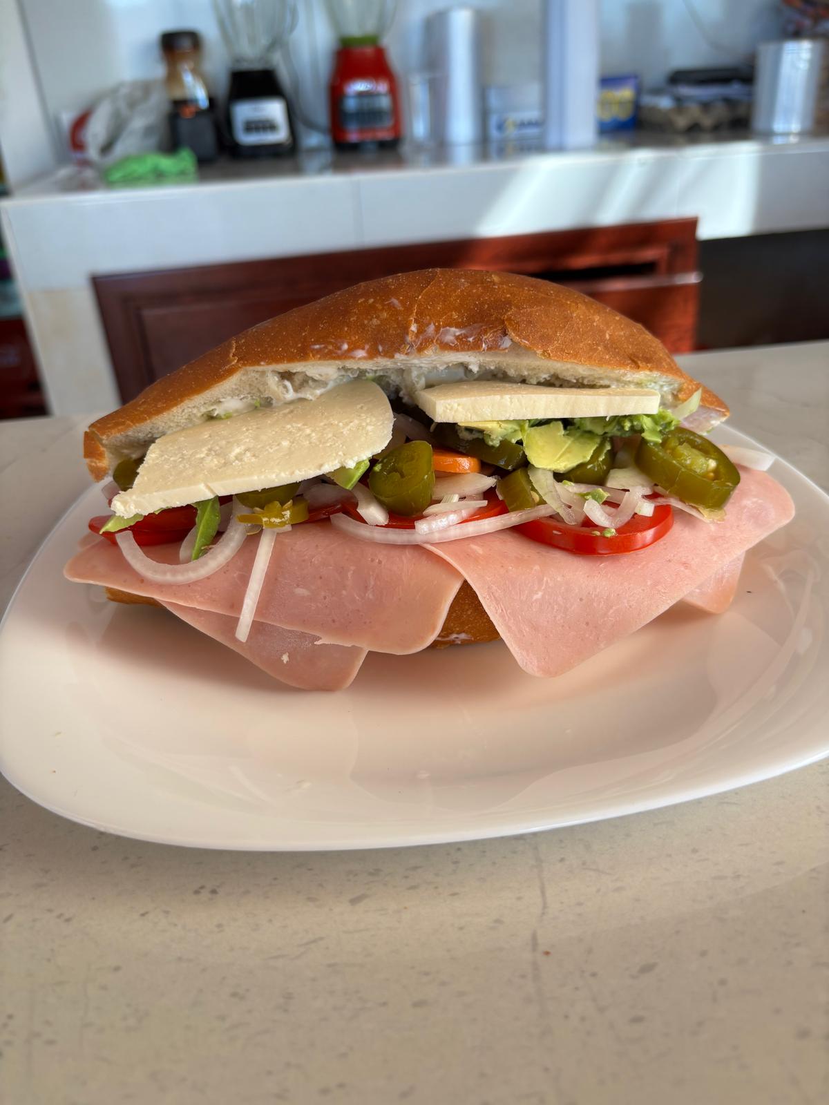 "Loncheria el Rosario" image 9