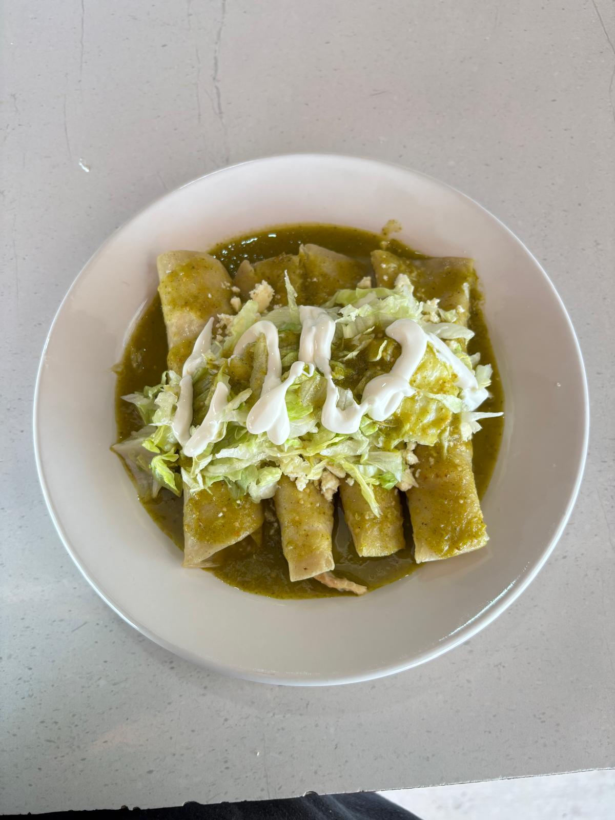 "Loncheria el Rosario" image 10