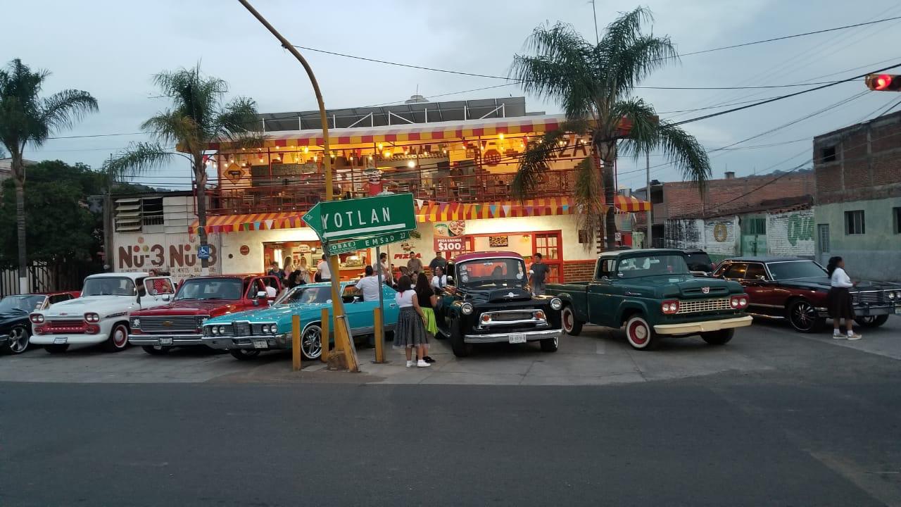 Lachos Pizza image 7