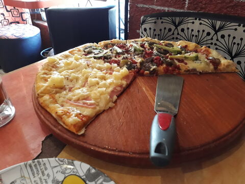 Frogs Pizzas & coffe image 1