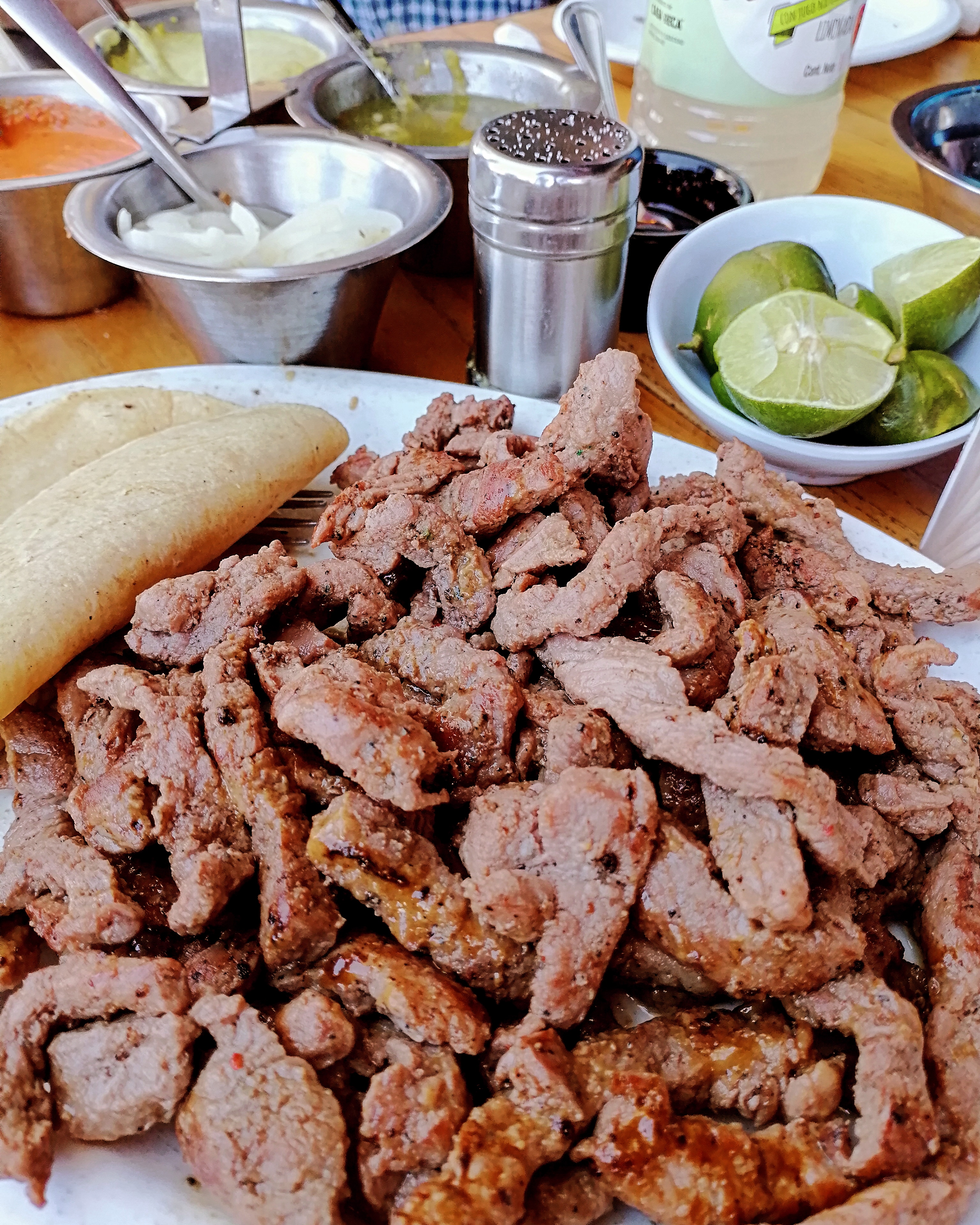 Los de Cecina Shopping Center 100% de Toluca en Juriquilla. image 2