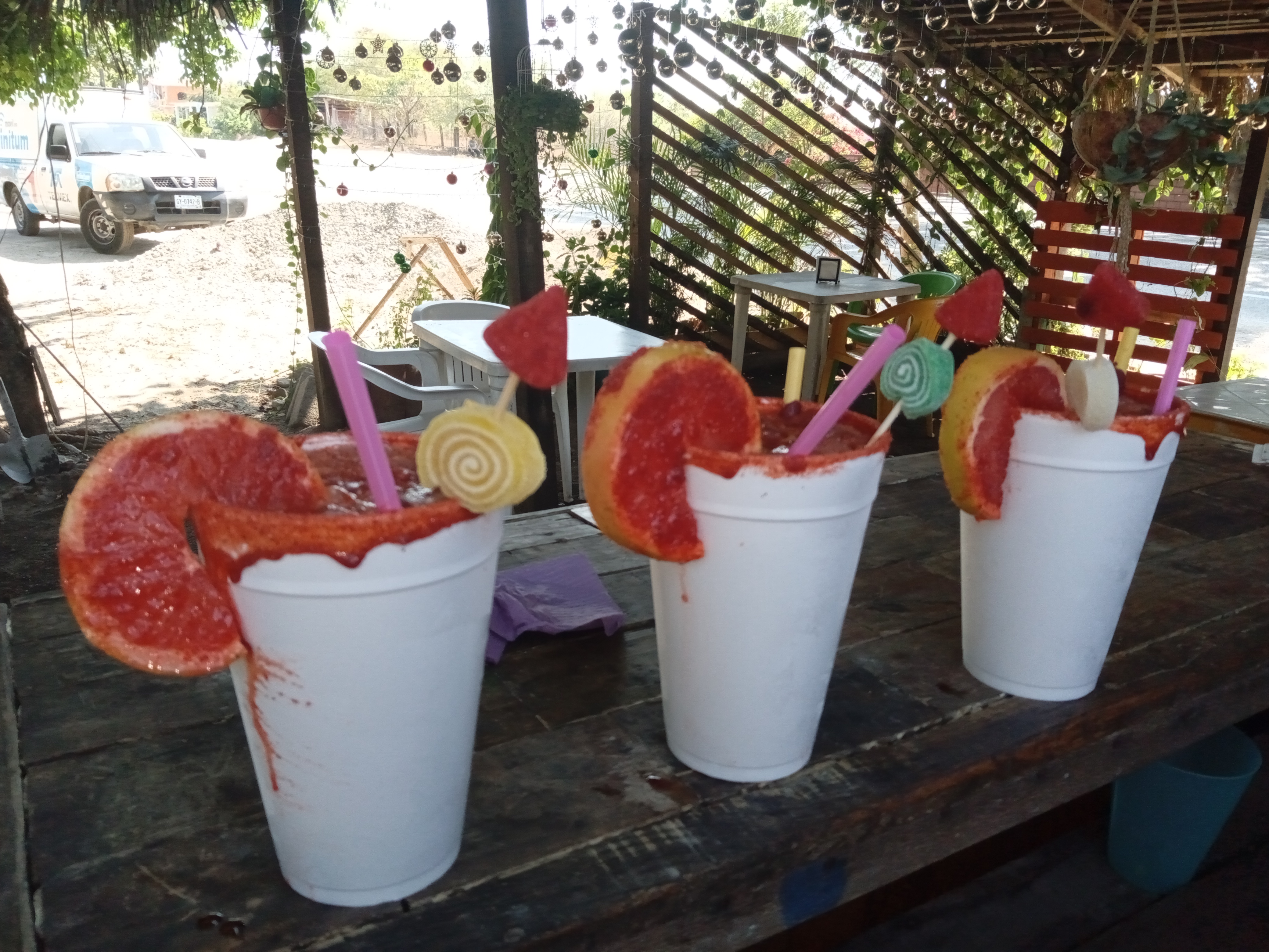 Micheladas El Compa Flores image 2