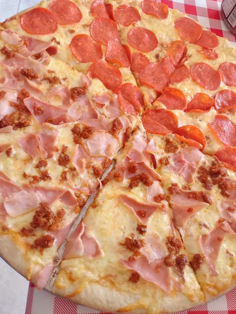 Pizzeria urban shop image 1
