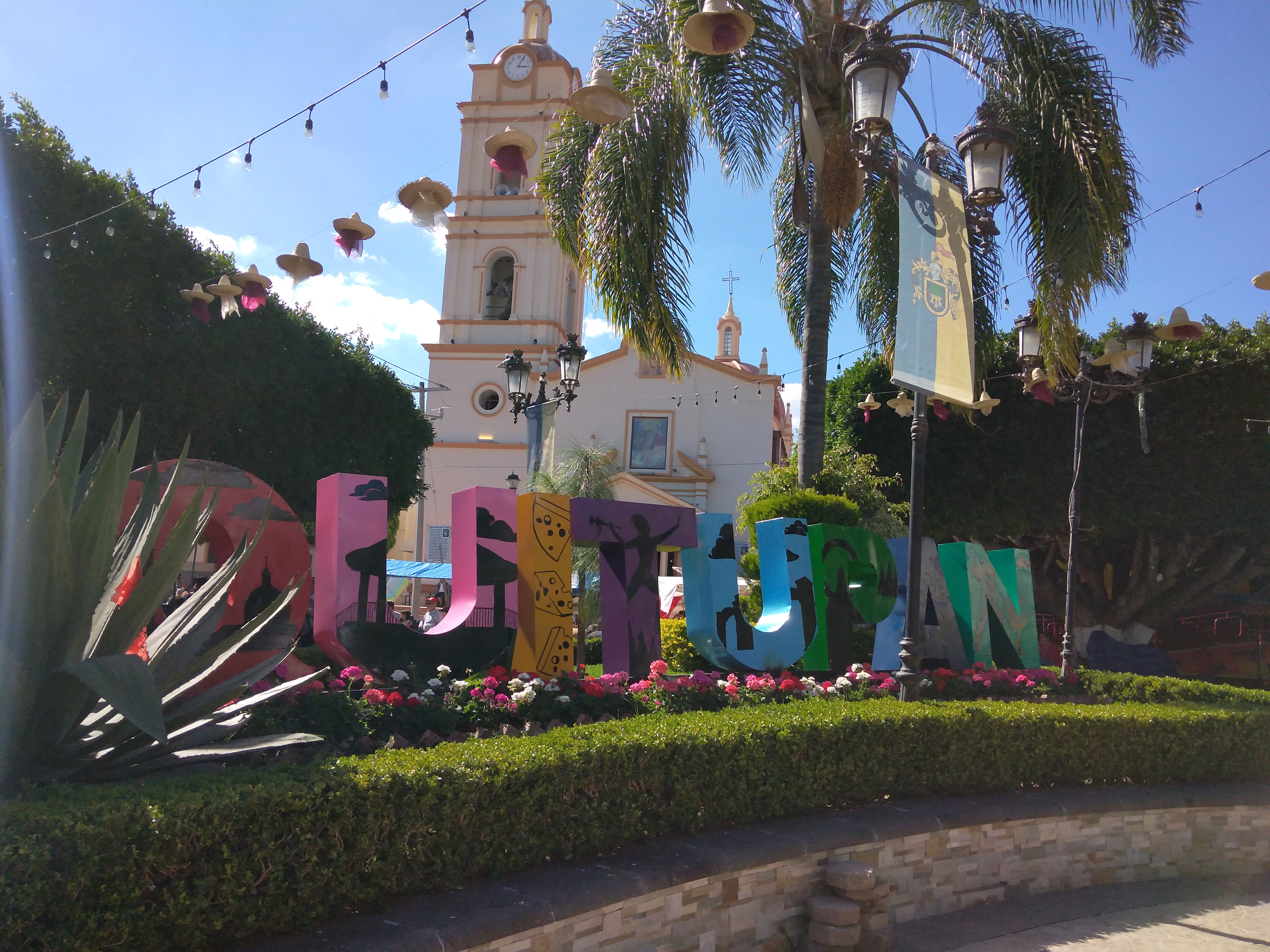 DeBuenGusto Cocina+Bar image 2