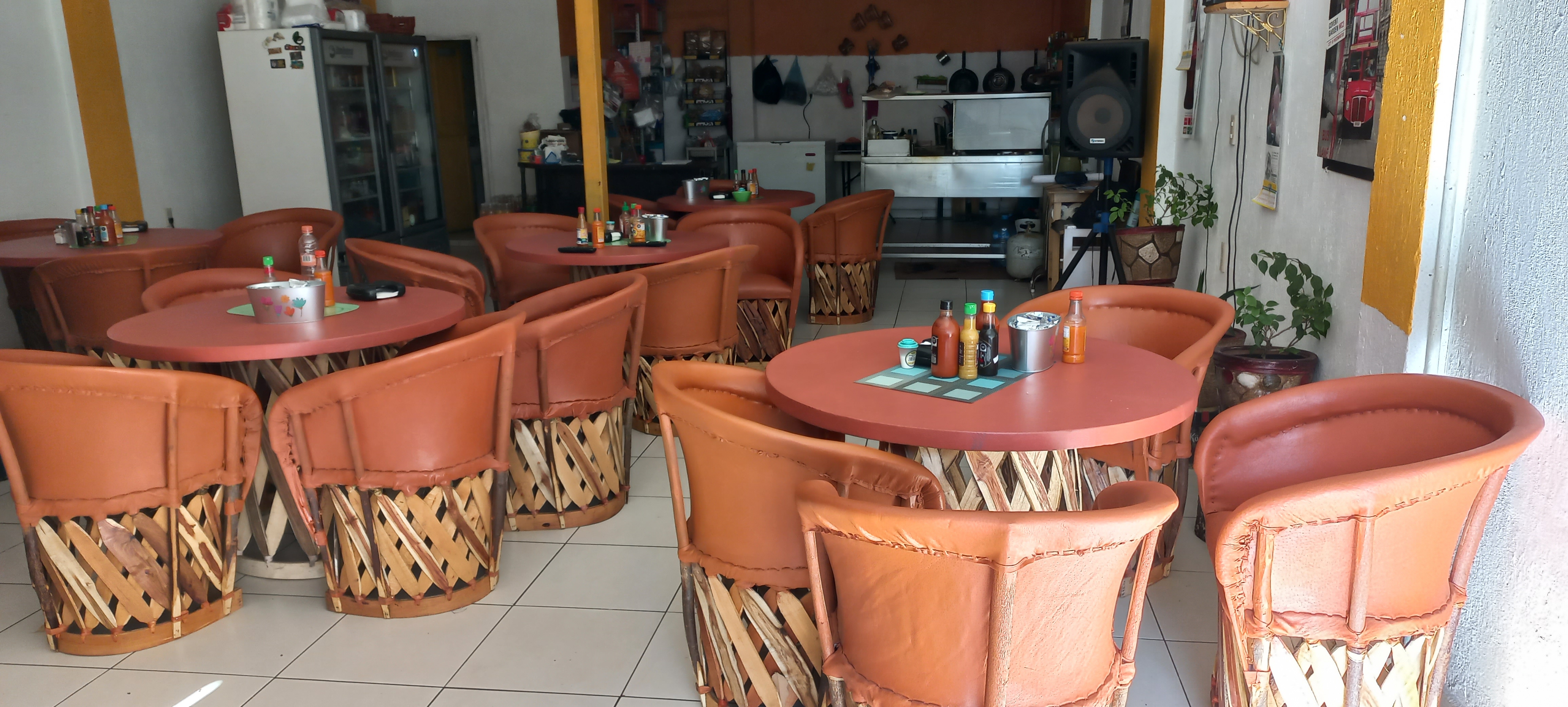 Mariscos El Muñeco image 1